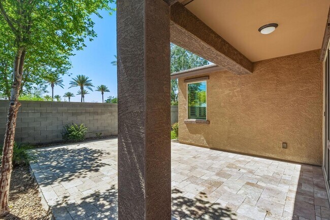 Building Photo - 9233 W Dreyfus Dr