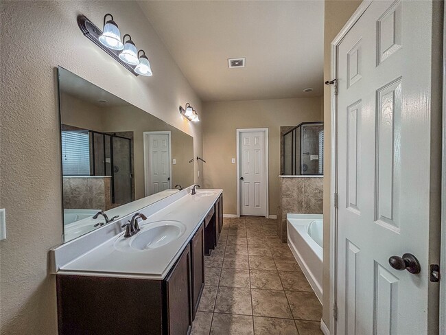 Building Photo - 2507 Grey Reef Dr