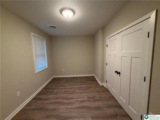 Building Photo - 7120 Suter Rd