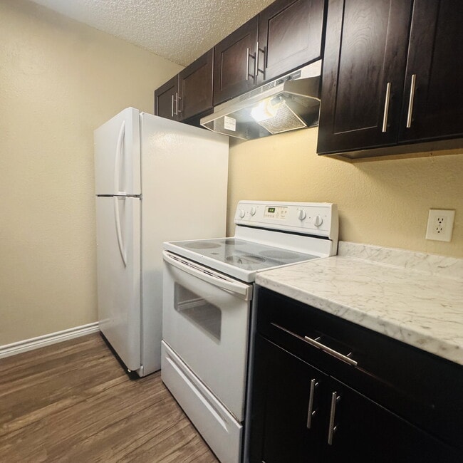 Building Photo - Welcome home to your new oasis at Camden Condominium in Groves, TX!