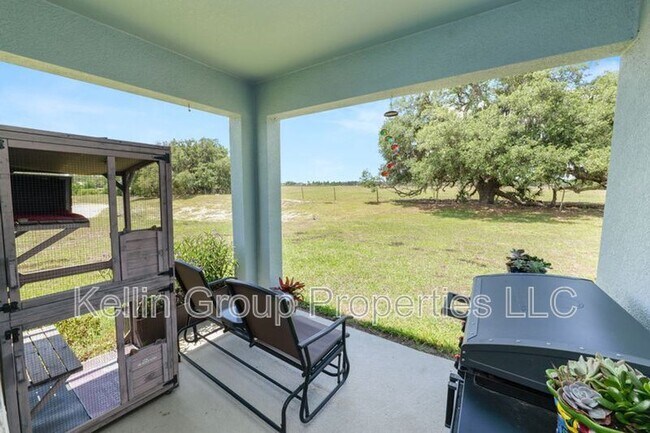 Building Photo - 833 Ambleside Dr