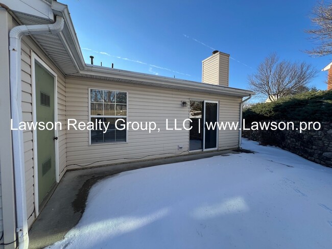 Building Photo - One Level Living in Convenient Roanoke Loc...