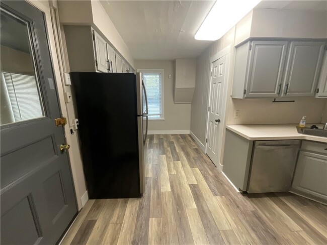 Building Photo - 109 Hamilton St