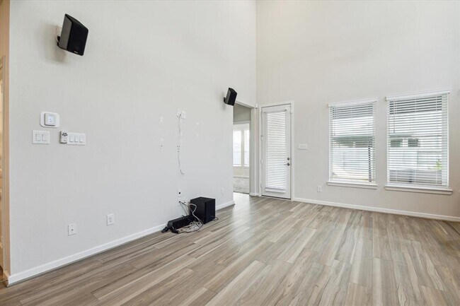 Building Photo - 9219 Edgeberry Dr