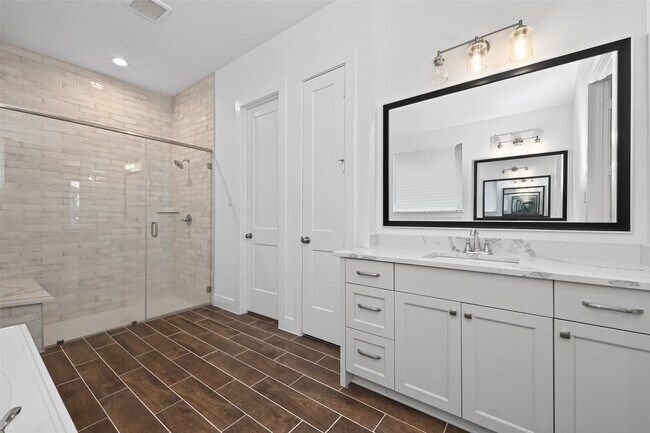 Building Photo - 18338 Tiger Flowers Dr