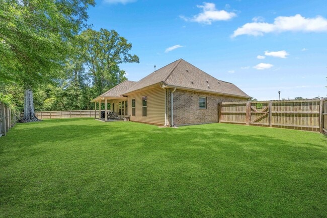 Building Photo - Beautiful home in Berkshire Subdivision....