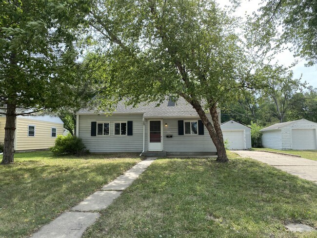 Building Photo - 1310 N 7th St