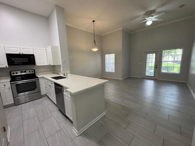 Building Photo - 1 Bedroom Ground Floor Downtown Celebratio...