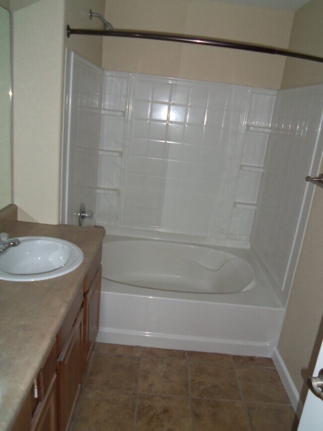 Building Photo - Highlands Ranch Condo 3 Bed 2 bath (46CO#201)