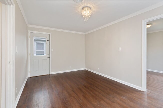 Building Photo - 1206 Campbell St