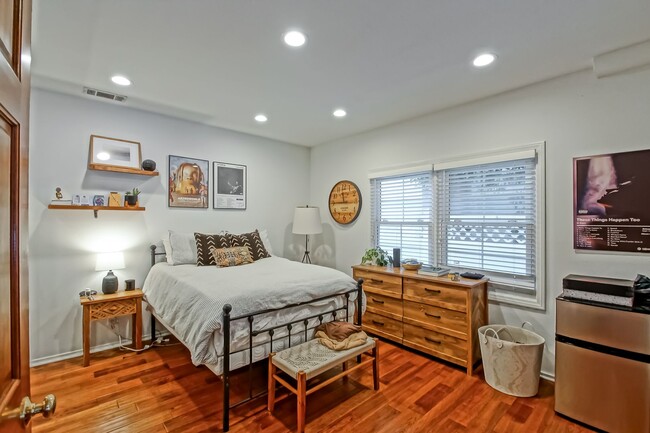 Building Photo - CHARMING & SPACIOUS, 5BR3.5BA HOME W/ PRIVATE YARD, BALCONY & SPRAWLING LIVING SPACE NEXT TO SAND...