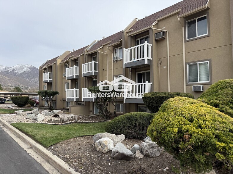Primary Photo - 5660 S Meadow Ln