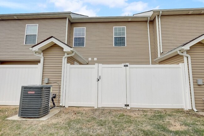 Building Photo - 3443 Donerail Cir