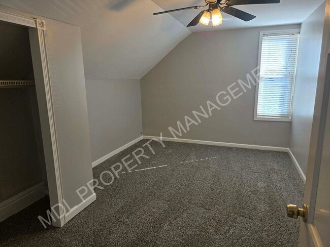 Building Photo - Spacious 3-Bedroom Home