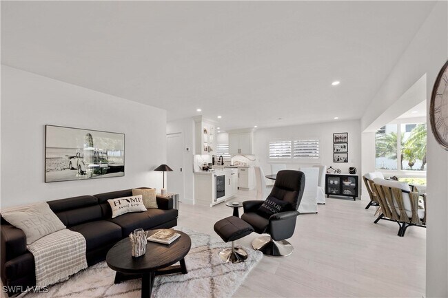 Building Photo - 2100 Gulf Shore Blvd N