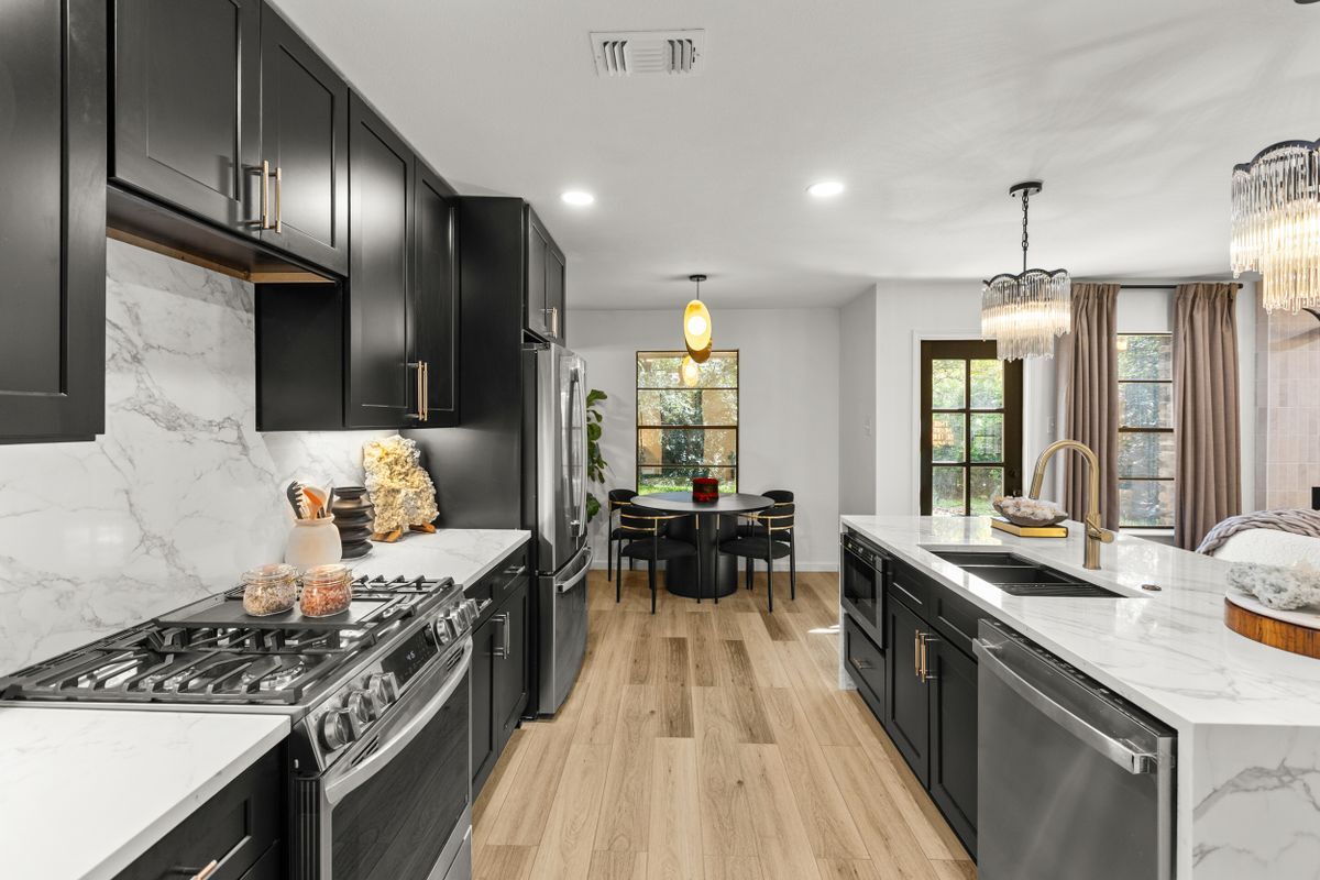 Building Photo - 2822 Low Oak
