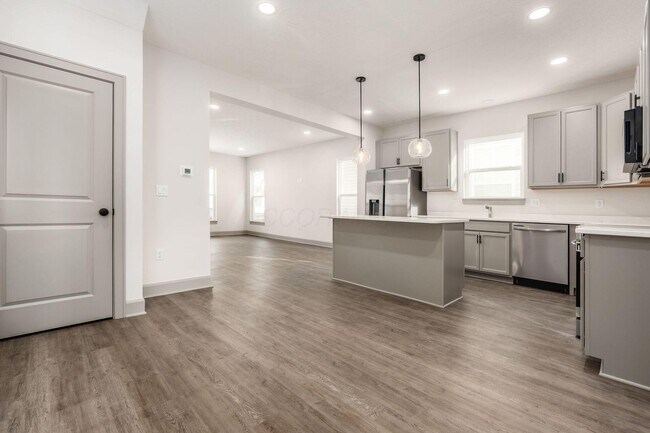 Building Photo - 93 N Princeton Ave