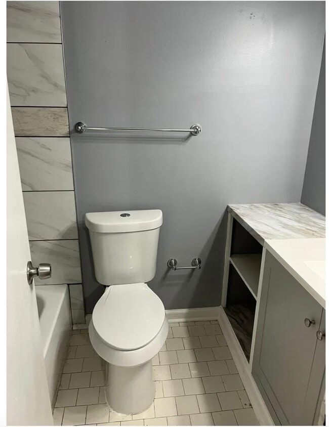 Building Photo - 3273 Ridgemont Ave