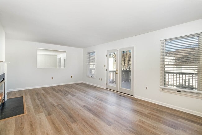 Building Photo - 2039F Raleigh Rd