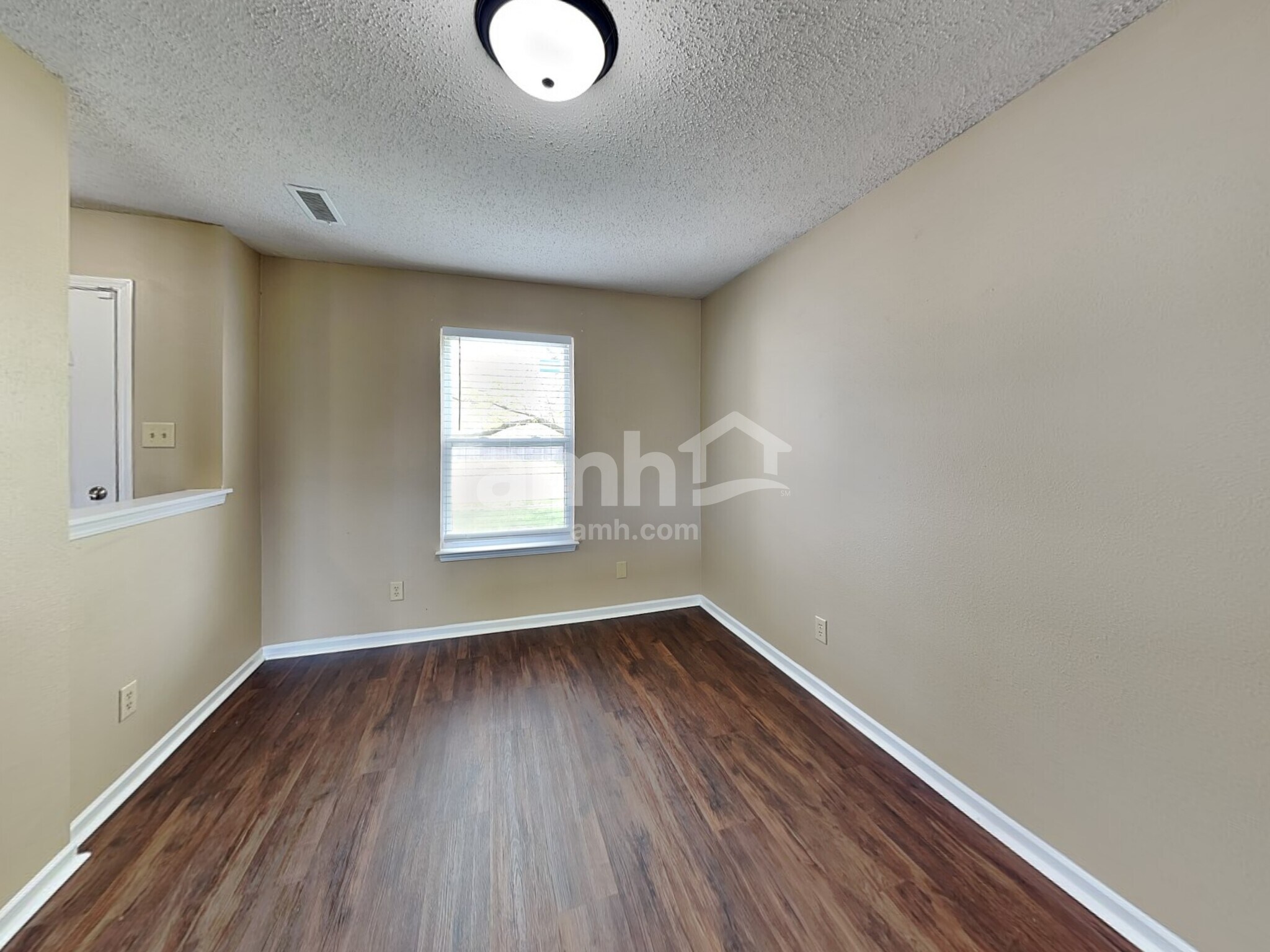 Building Photo - 6303 Abaca Way