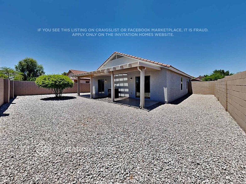 Building Photo - 15709 W Watson Ln