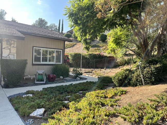 Building Photo - "Charming 3-Bed Oasis with 2 Baths in Moor...