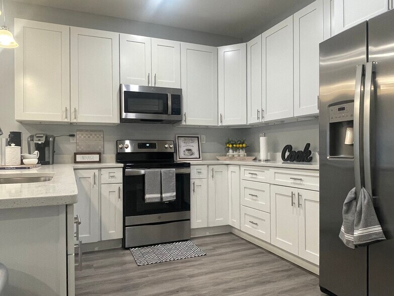Kitchen - 2226 Joan Ave