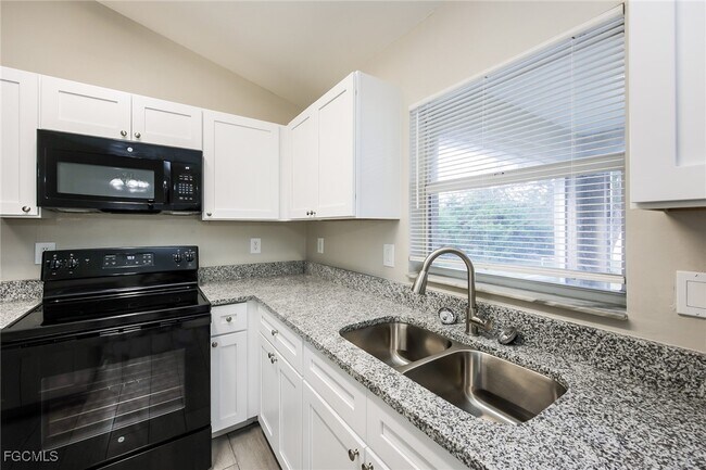 Building Photo - 3814 21st St SW