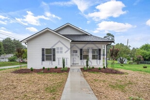 Building Photo - 2544 Bernhurst Dr