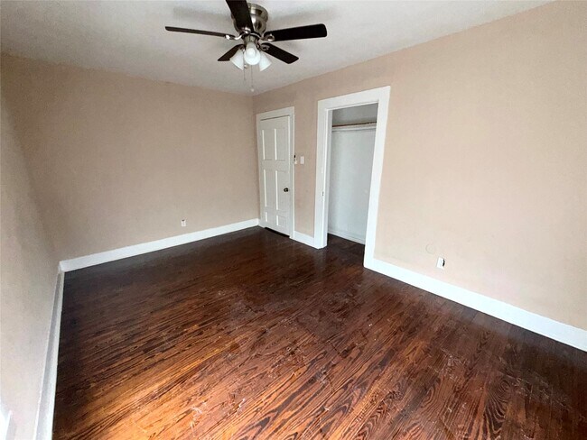 Building Photo - 7018 Avenue F