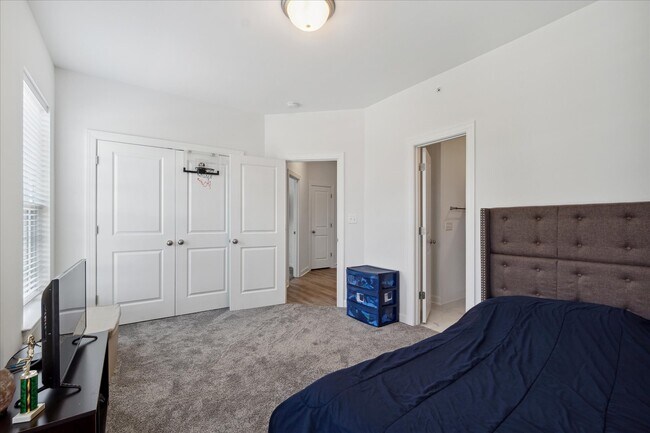 Building Photo - 208 Laydon Way