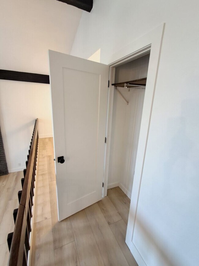 Building Photo - $3,200 -5 Bed / 3 Bath- Home with Fully Fe...