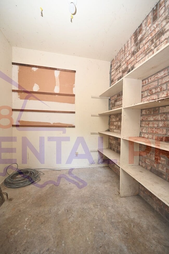 Building Photo - 2207 Lily Dr