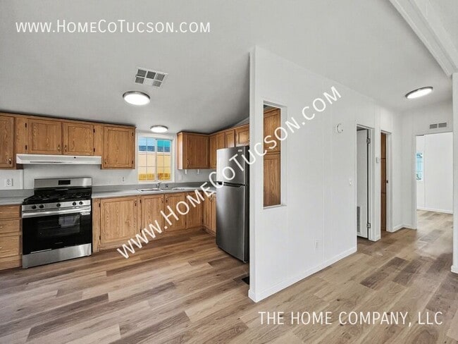 Building Photo - 9950 N El Uno Minor