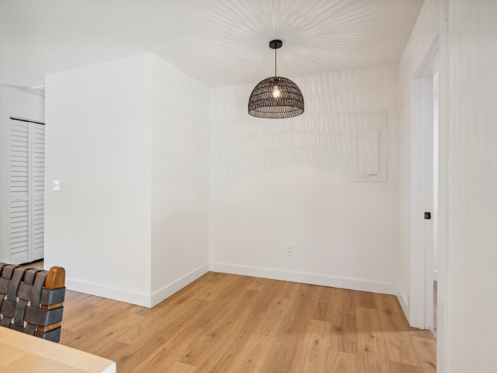 Building Photo - 310 Lilac Dr