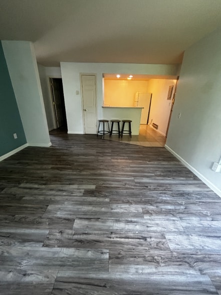 Building Photo - 756 W Kilgore Rd