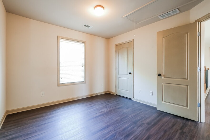 Building Photo - 3258 Sag Harbor Ct NE