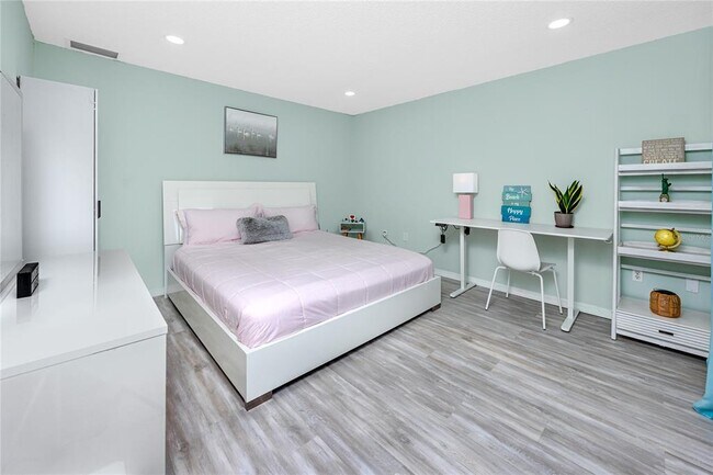 Building Photo - 607 Haven Pl