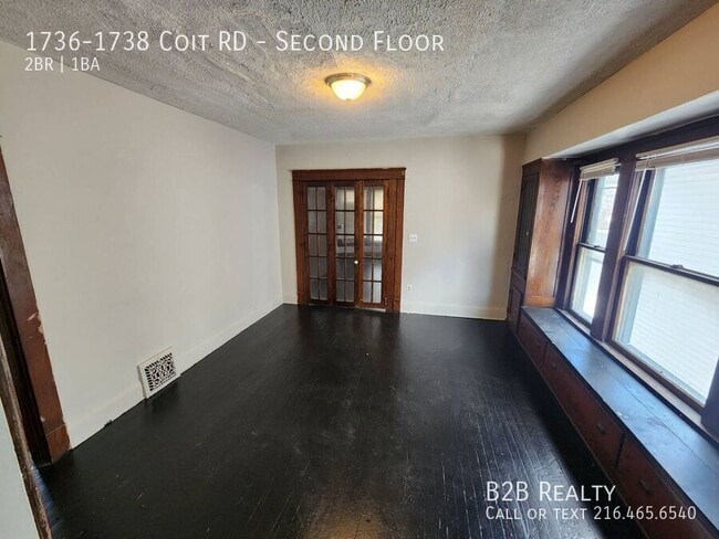 Building Photo - 1736-1738 Coit RD-Second Floor