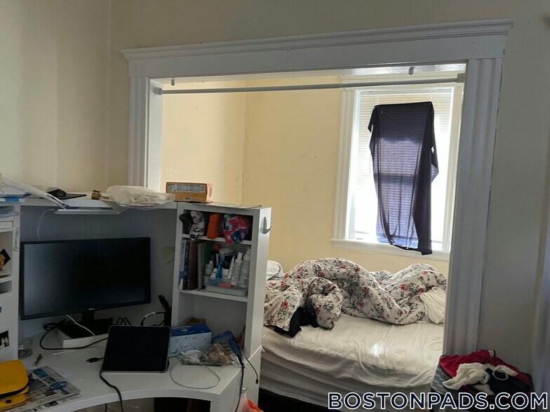 Building Photo - 55 Park Dr