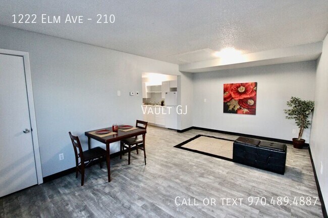 Building Photo - 1222 Elm Ave