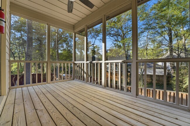 Building Photo - 56 Lakeridge Dr