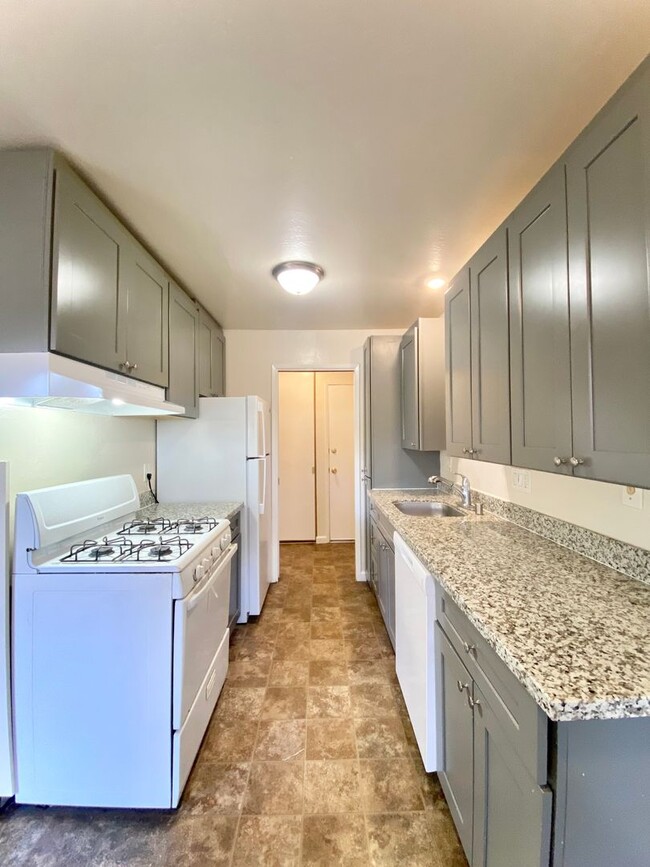 Building Photo - Beautiful condo in Parkmont - Fremont!