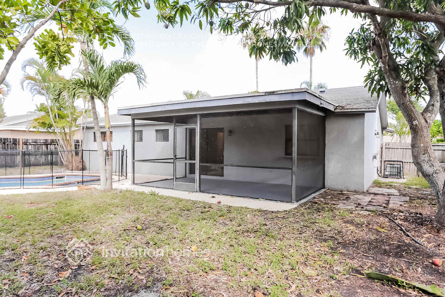 Building Photo - 4915 SW 12th St