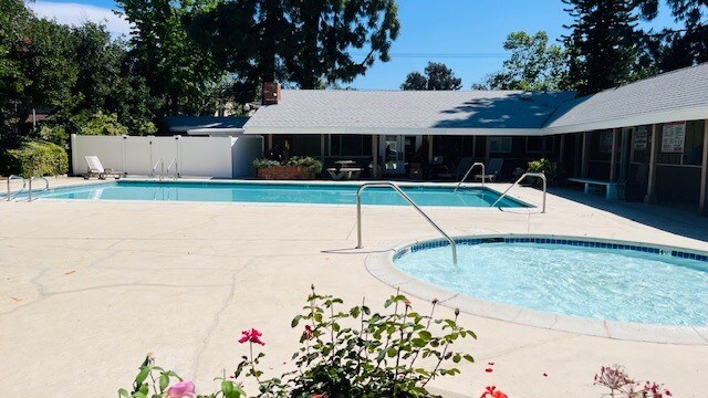 Building Photo - 608 E Matchwood Pl