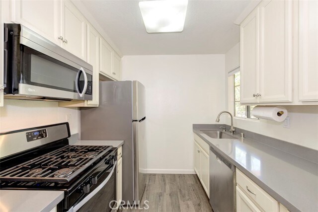 Building Photo - 9 Gaviota