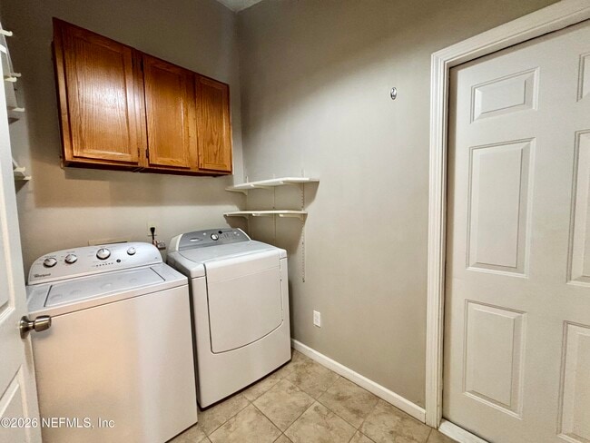 Building Photo - 8467 Charlesgate Cir E
