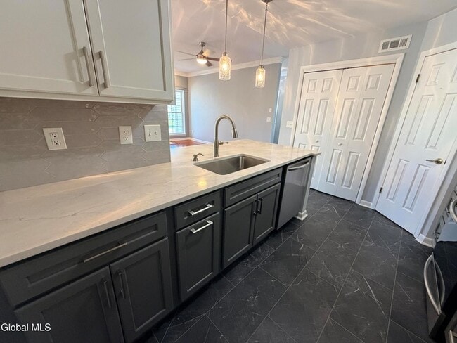 Building Photo - 413 Diamond Rock Cir