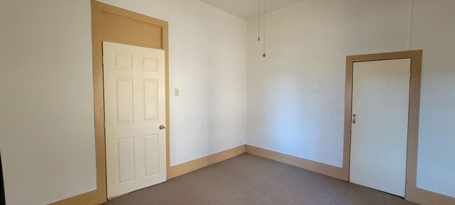 Building Photo - 2 bedroom 1 bath home