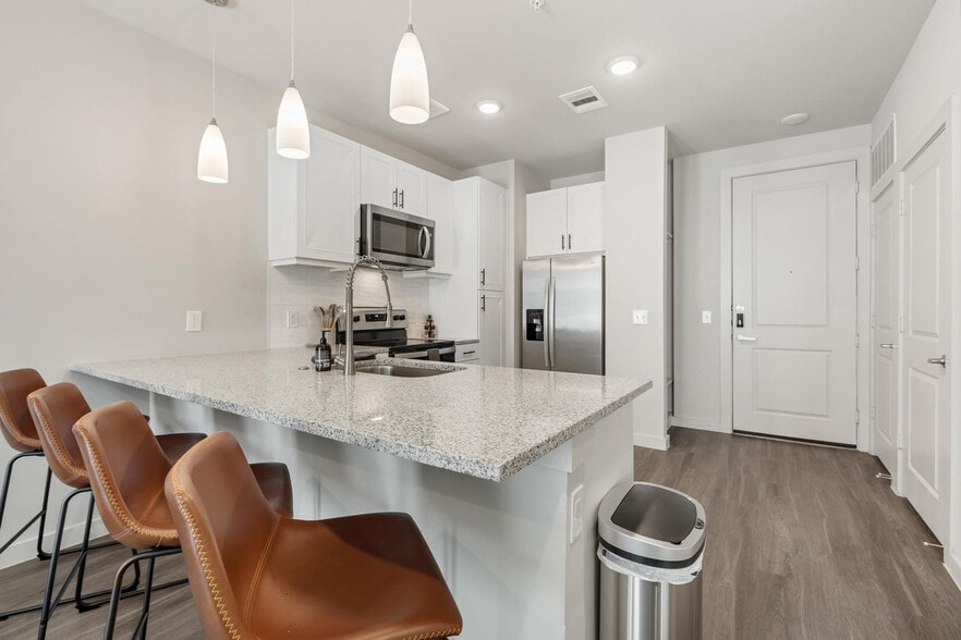 Building Photo - 5820 1/2 Cameron Rd